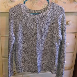 Women’s long sleeved sweater
